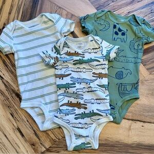 Carter's Green and White Bodysuits